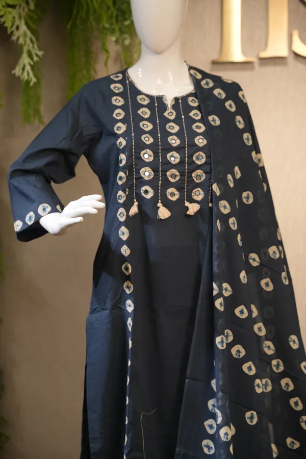 Navy_Blue_Cotton_Printed_Suit_With_Mirror_Work_Dupatta_For_Women