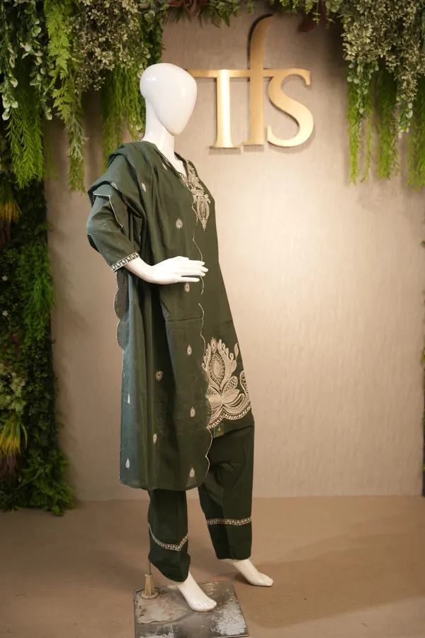 Green_Cotton_Suit_With_Dupatta_For_Women