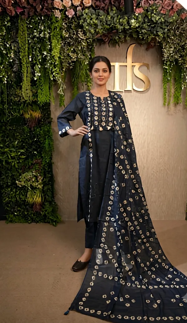 Navy_Blue_Cotton_Printed_Suit_With_Mirror_Work_Dupatta_For_Women