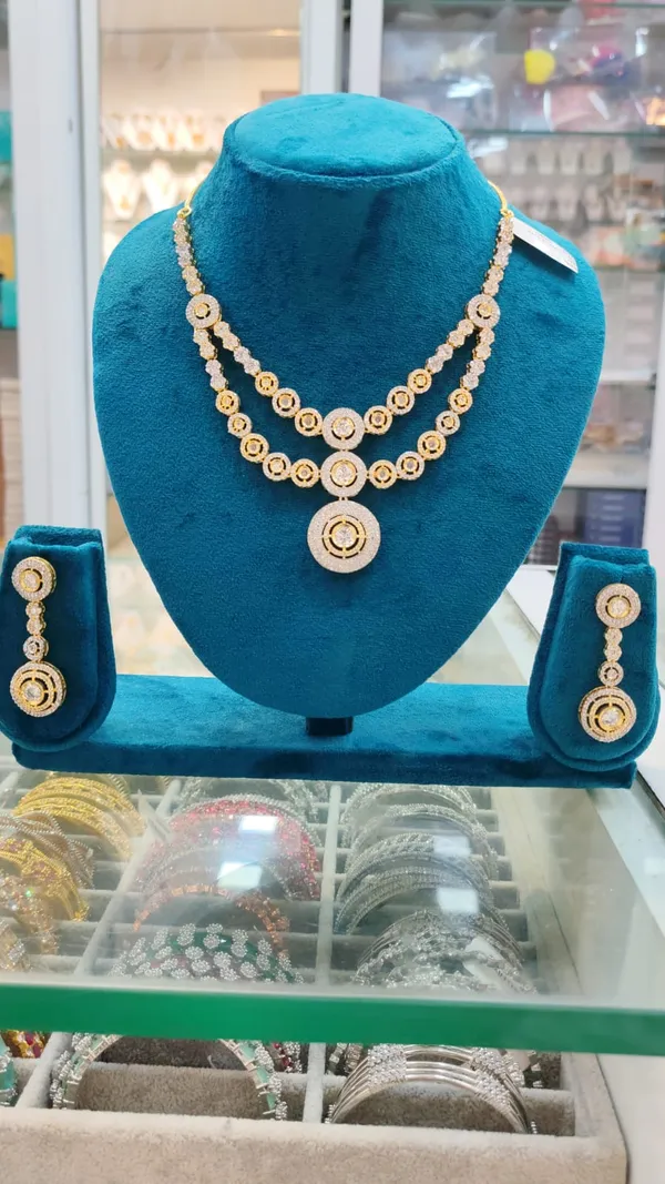 Gold_Tone_Kundan_Meena_Necklace_Set_with_Earrings