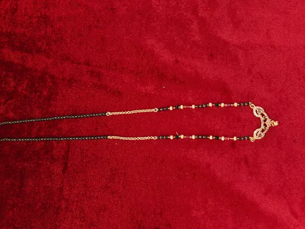 Gold_Toned_Layered_Chain_Necklace_with_Pearl_and_Bead_Accents