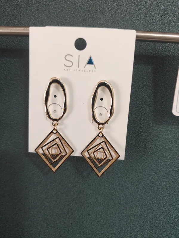 Gold_Tone_Geometric_Drop_Earrings_for_Women