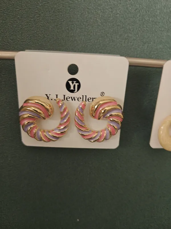 Pink_And_Gold_Twisted_Hoop_Earrings_For_Women