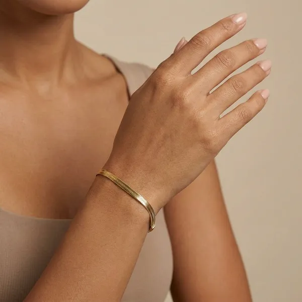 Gold_Tone_Sleek_Chain_Bracelet_for_Women