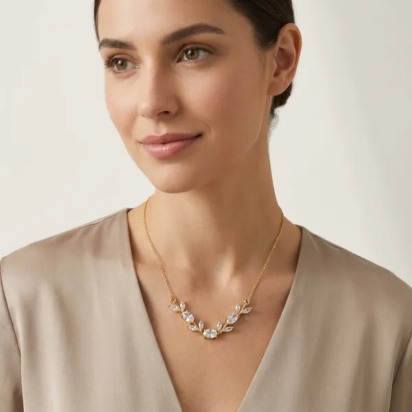 Gold-Plated_Crystal_Leaf_Design_Necklace_for_Women