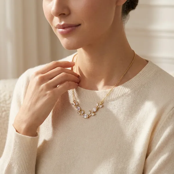 Gold-Plated_Crystal_Leaf_Design_Necklace_for_Women
