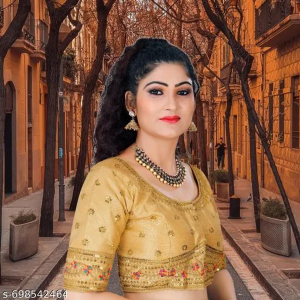 Latest_And_Graceful_Blouse_Design_Unique_Blouse