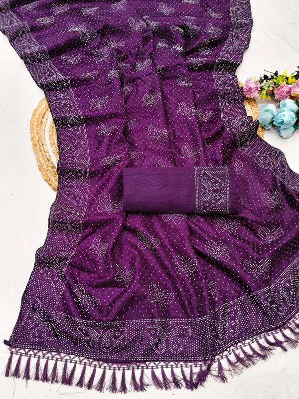 Purple_Chiffon_Paisley_Print_Saree_For_Women