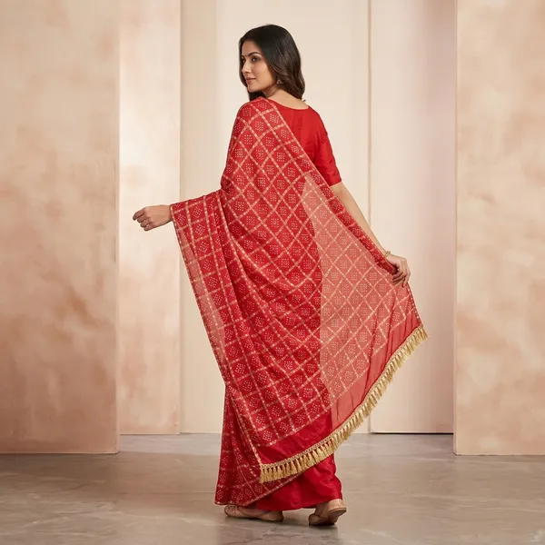 Red_Chiffon_Bandhani_Printed_Golden_Border_Saree_For_Women