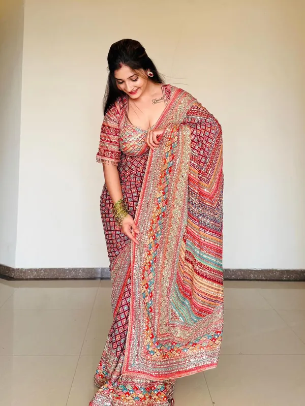 Rangat_Chinon_Silk_Saree_With_Mirror_Work_&_Blouse_Piece