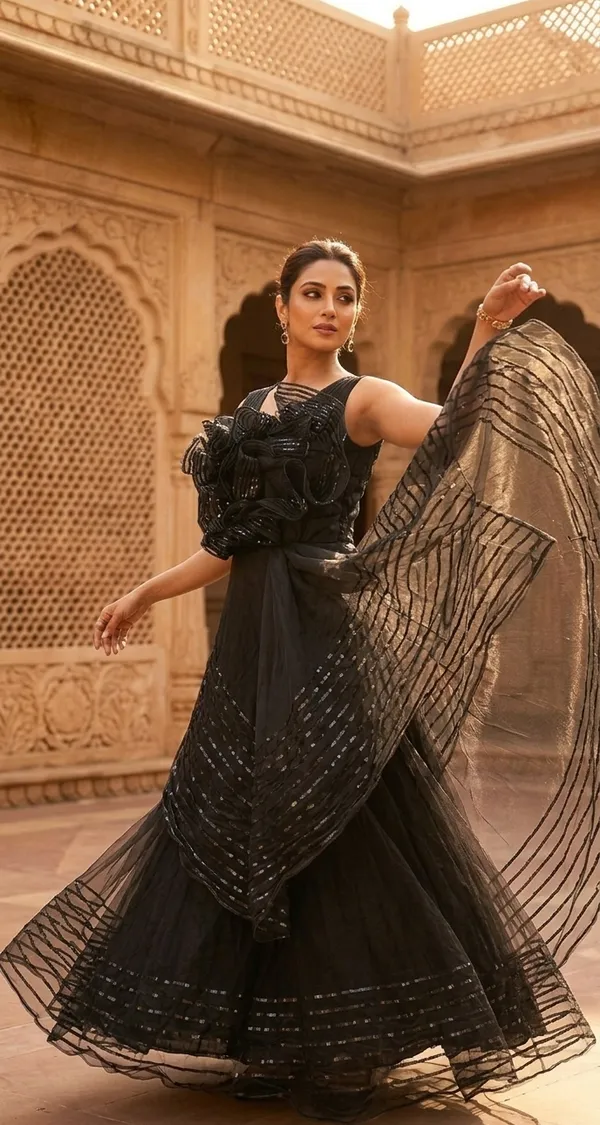 Black_Rose_Tulle_Heavy_Gown