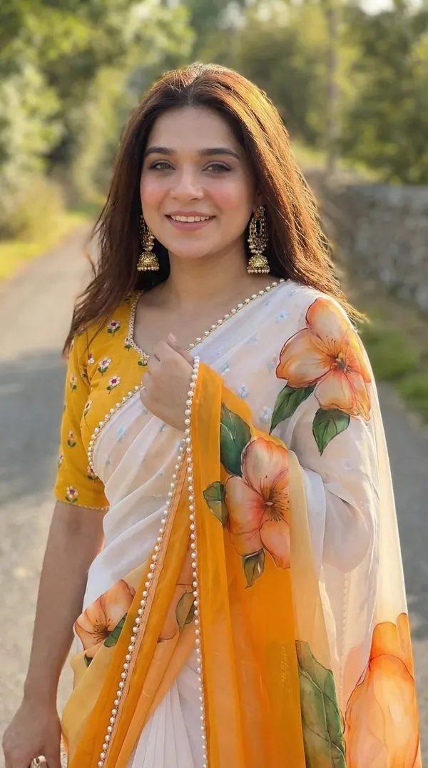 White_And_Orange_Ombre_Georgette_Floral_Print_Hand_Work_Saree_With_Heavy_Border_&_Blouse_Piece