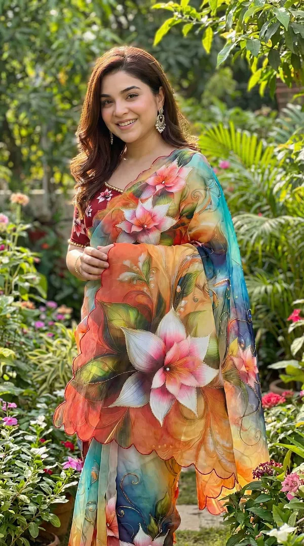 Sunset_Ombre_Floral_Georgette_Saree_With_Delicate_Hand_Work_&_Blouse_Piece