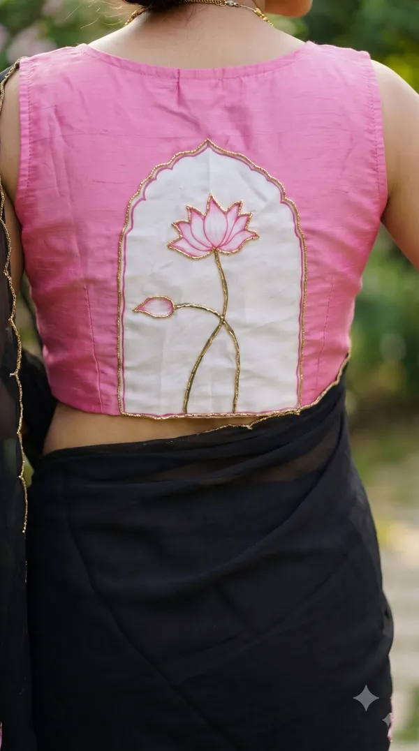 Noir_Lotus_Digital_Print_Khatli_Handwork_Saree_With_Heavy_Border_&_Blouse_Piece
