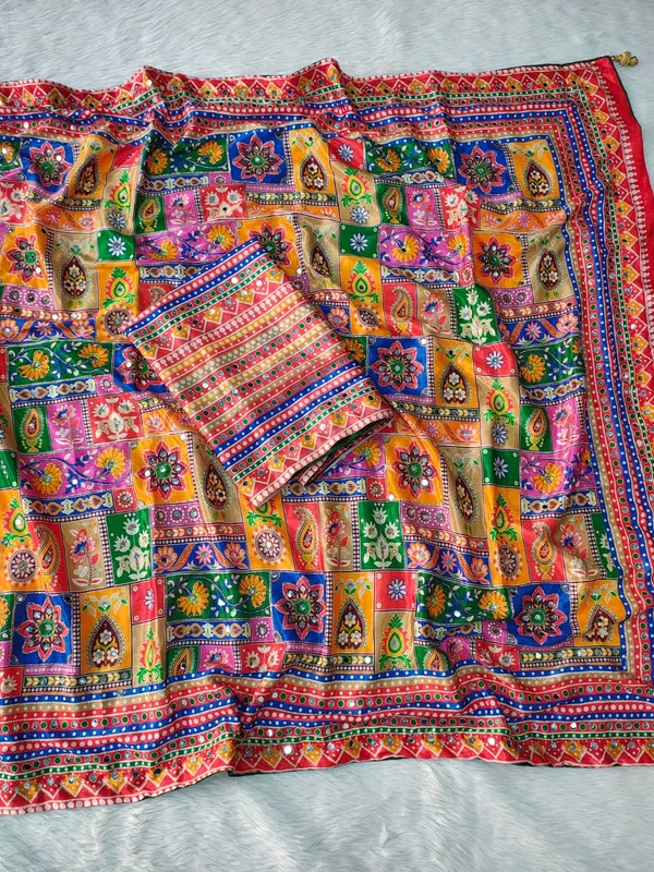 Rangachitra_Chinon_Silk_Saree_With_Mirror_Work_&_Blouse_Piece