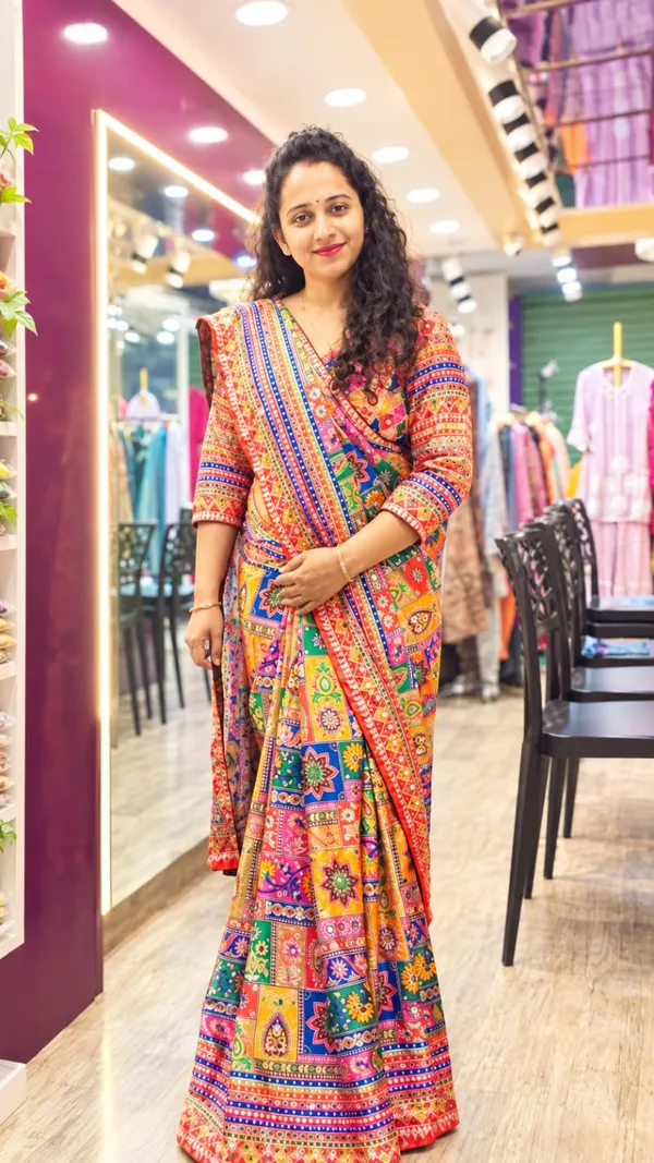 Rangachitra_Chinon_Silk_Saree_With_Mirror_Work_&_Blouse_Piece
