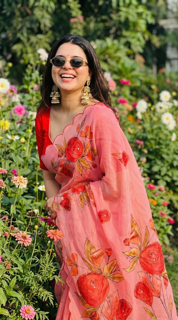 Salmon_Pink_Floral_Georgette_Saree_With_Delicate_Hand_Work_&_Blouse_Piece