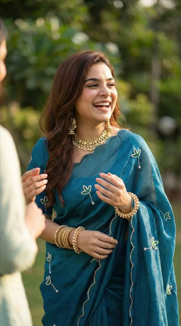 Peacock_Blue_Space_Silk_Saree_with_Handwork_&_Blouse_Piece