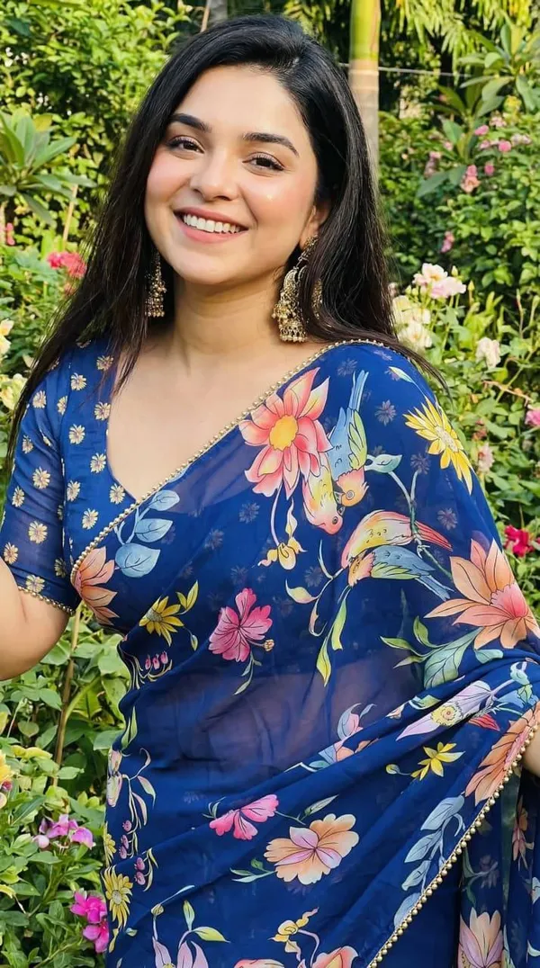 Blue_Floral_Georgette_Saree_With_Heavy_Border_&_Blouse_Piece