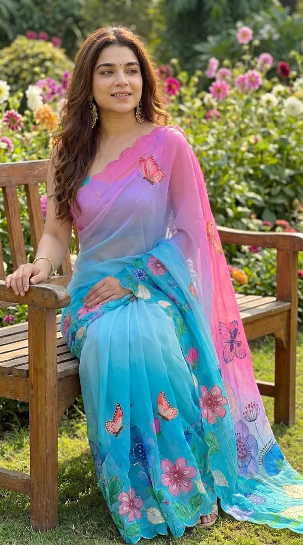 Pink_Cyan_Ombre_Floral_Georgette_Saree_With_Delicate_Hand_Work_&_Blouse_Piece