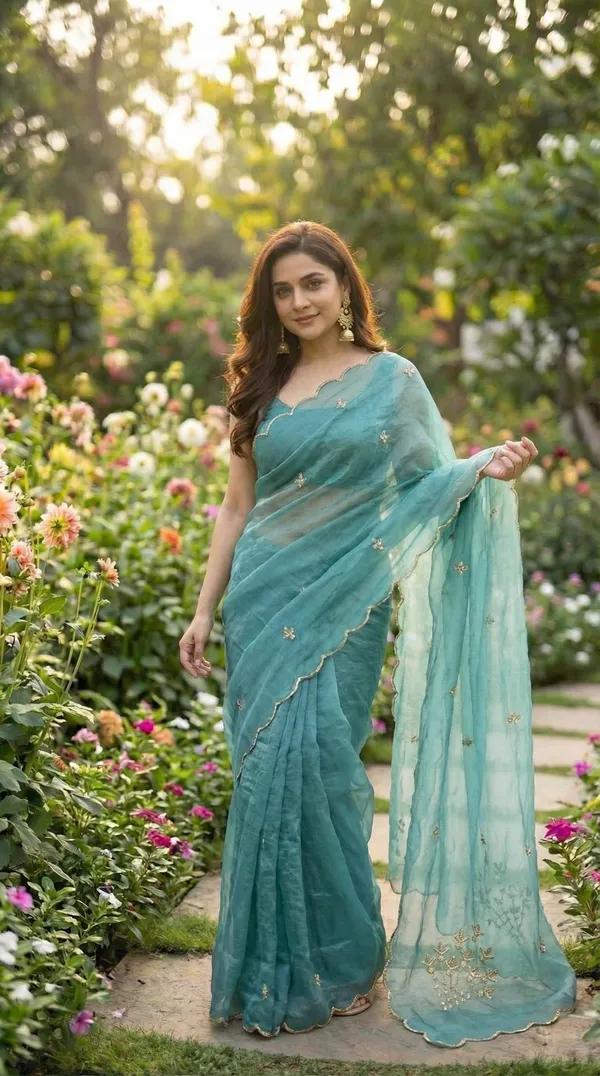 Sea_Green_Space_Silk_Saree_with_Handwork_&_Blouse_Piece