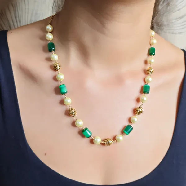 Gold_Pearl_Green_Stone_Beaded_Necklace_For_Women