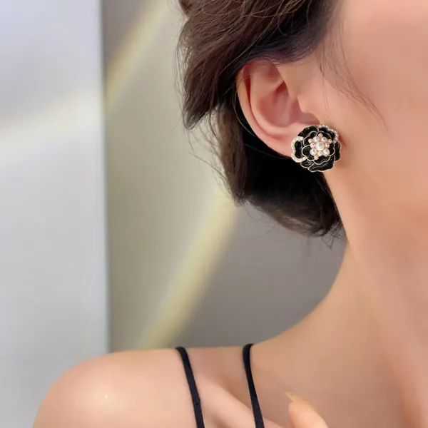Gold_Pearl_Embellished_Black_Floral_Stud_Earrings