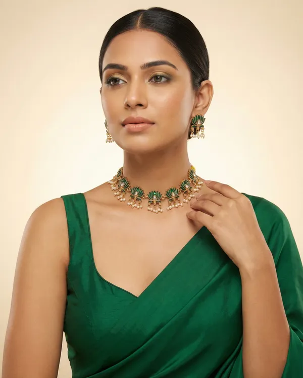 Green_Gold_Peacock_Motif_Traditional_Necklace_Set_For_Women