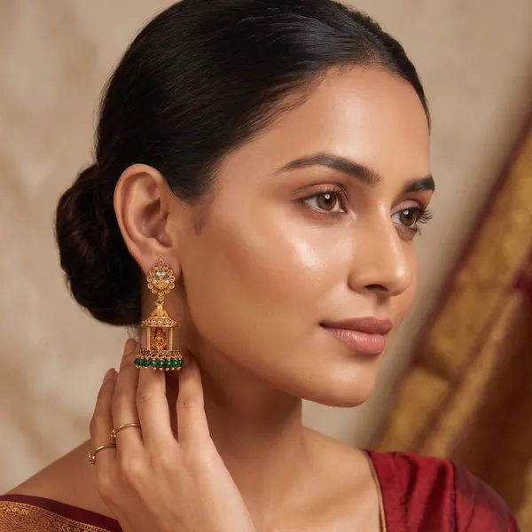 Gold_Plated_Kundan_Jhumka_Earrings_With_Green_Beads