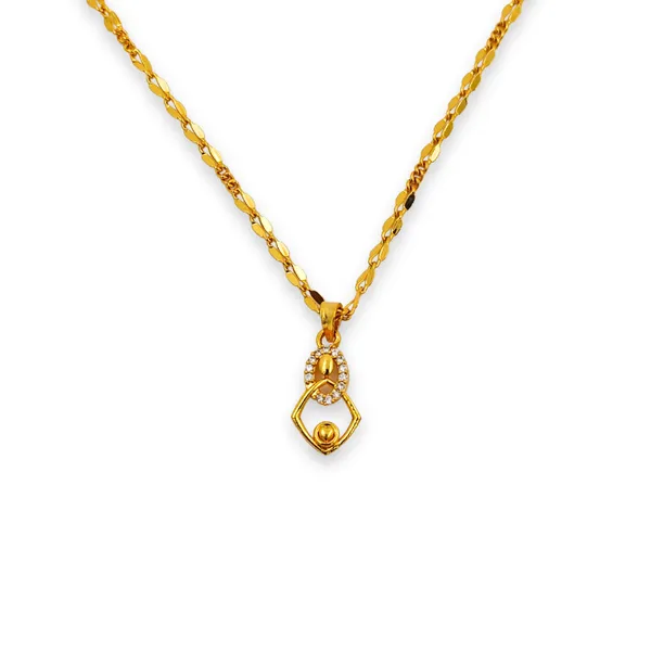 Gold-Toned_Chain_Necklace_With_Geometric_Pendant