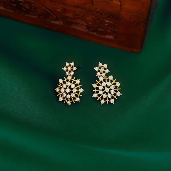 Gold_Tone_Crystal_Star_Motif_Necklace_And_Earring_Set