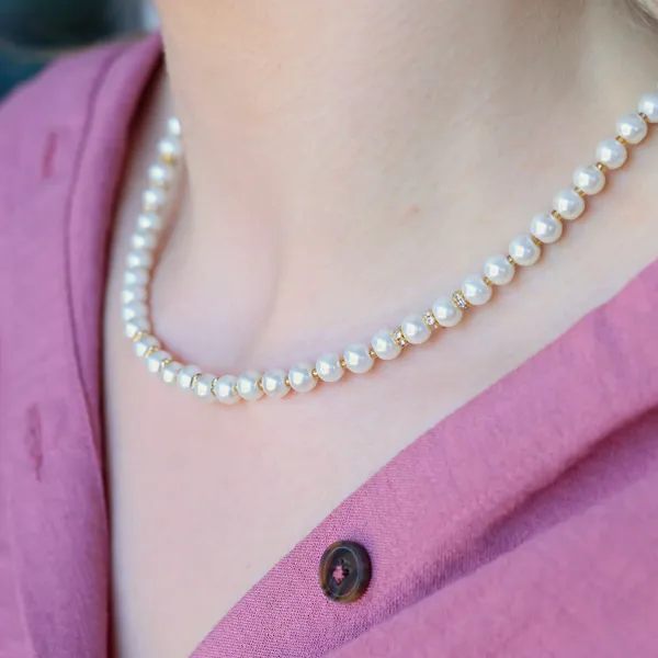 White_Pearl_Floral_Stud_Earrings_With_Gold_Accents