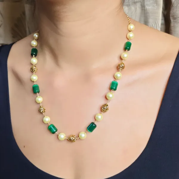 Gold_Pearl_Green_Stone_Beaded_Necklace_For_Women