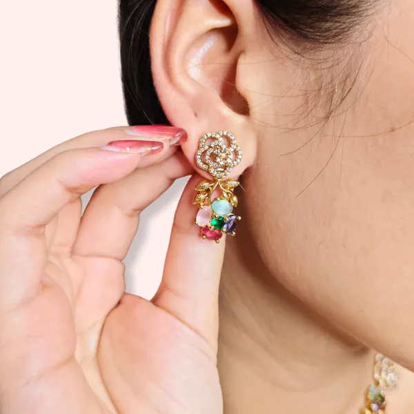 Gold_Plated_Floral_Necklace_And_Earrings_Set_For_Women