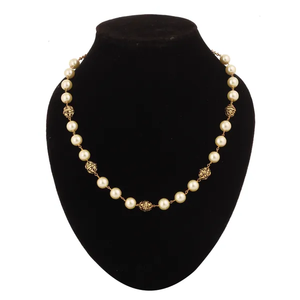 Gold_Tone_Pearl_Beaded_Necklace_With_Decorative_Accents_For_Women