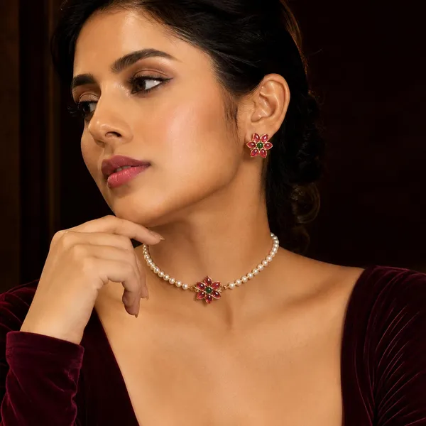 Kundan_Floral_Choker_Necklace_Set_With_Pearl_Chain_Gold_Plated_Pink_And_Green_Stone_Necklace_Set_For_Women_And_Girls