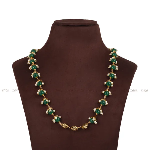 Gold_Green_Stone_Embellished_Chain_Necklace_For_Women