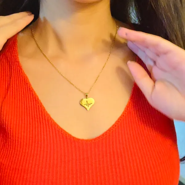 Yellow_Gold_Heart_Pendant_Necklace_With_Matching_Stud_Earrings_Set