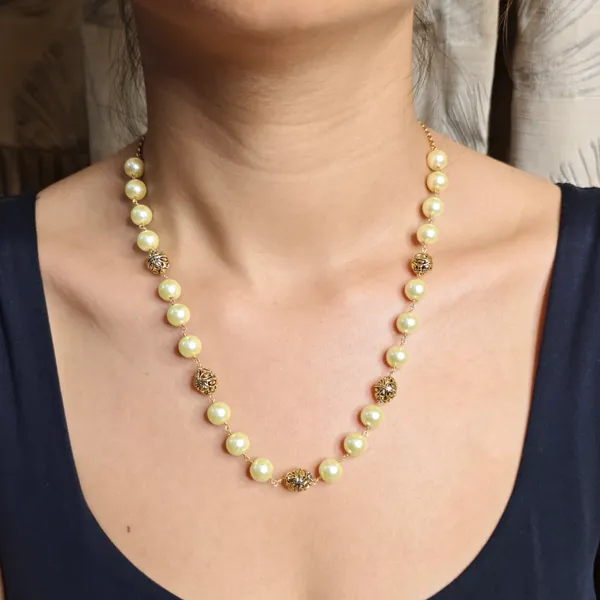 Gold_Tone_Pearl_Beaded_Necklace_With_Decorative_Accents_For_Women