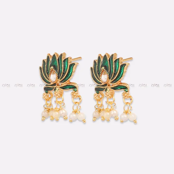 Green_Gold_Peacock_Motif_Traditional_Necklace_Set_For_Women