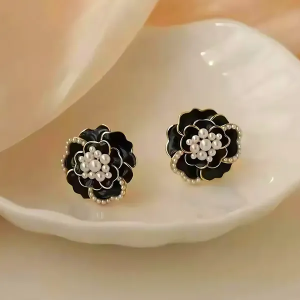 Gold_Pearl_Embellished_Black_Floral_Stud_Earrings
