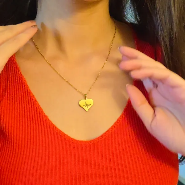 Yellow_Gold_Heart_Pendant_Necklace_With_Matching_Stud_Earrings_Set