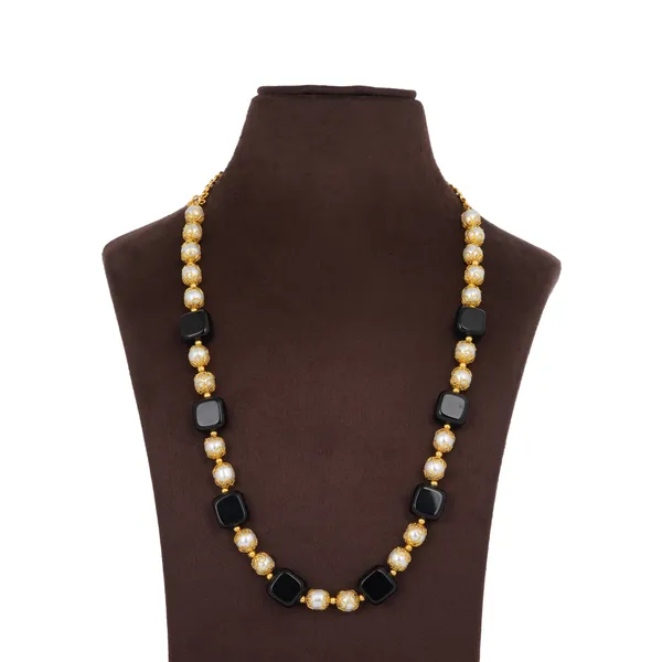 Black_Stone_And_Pearl_Beaded_Necklace_For_Women