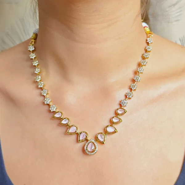 Gold_Micro_Plated_Zircon_Necklace_Set_With_Teardrop_Design