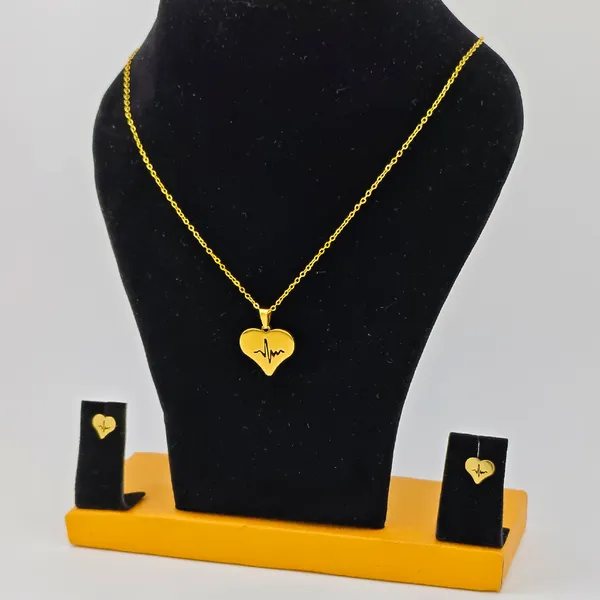 Yellow_Gold_Heart_Pendant_Necklace_With_Matching_Stud_Earrings_Set