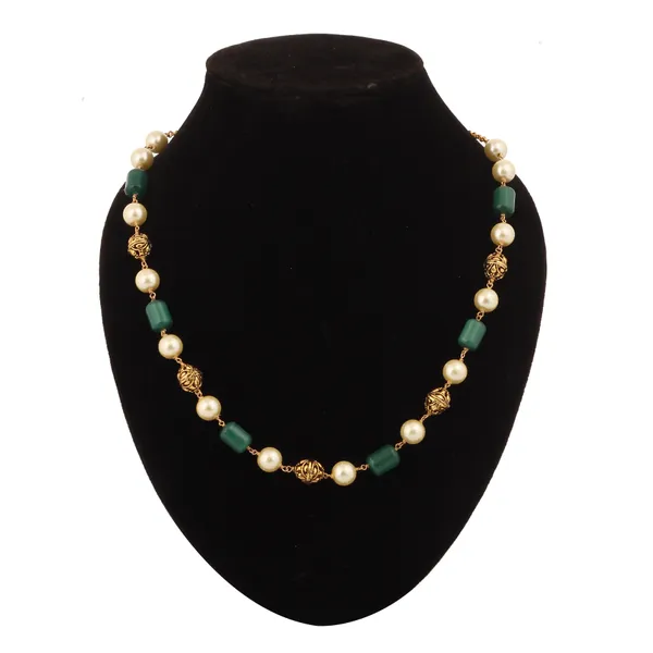 Gold_Pearl_Green_Stone_Beaded_Necklace_For_Women