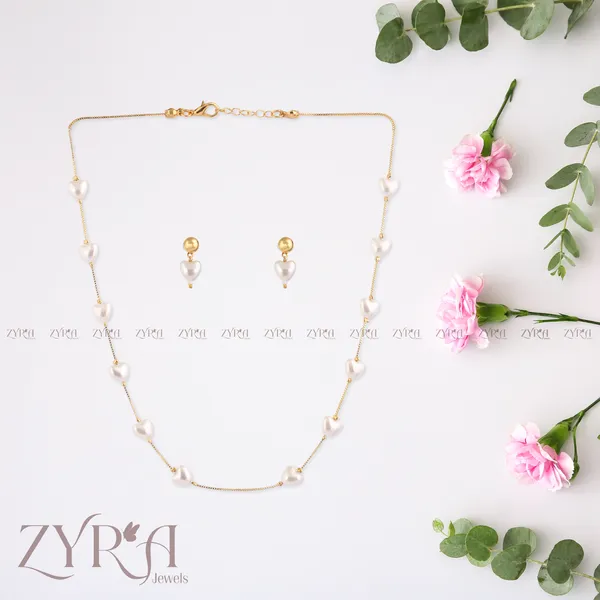 Gold_Chain_White_Pearl_Necklace_And_Earrings_Set_For_Women