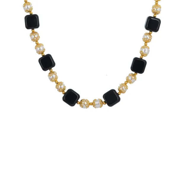Black_Stone_And_Pearl_Beaded_Necklace_For_Women