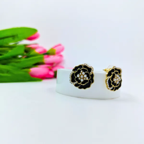Gold_Pearl_Embellished_Black_Floral_Stud_Earrings