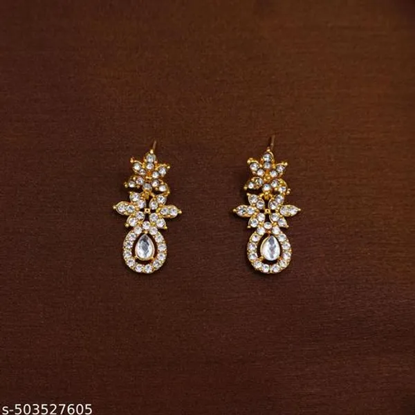 White_And_Golden_Alloy_Premium_Necklace_Set_For_Women